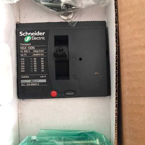 Scheider塑壳断路器NSX100N3P 32a议价