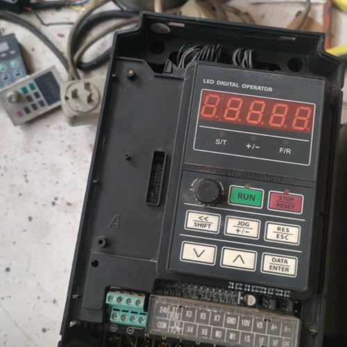 正弦TC3A03-4KW变频器两台自定义一台缺上盖议价