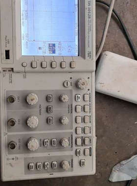 泰克TDS1012B数字示波器（100M 1Gs）通电屏议价