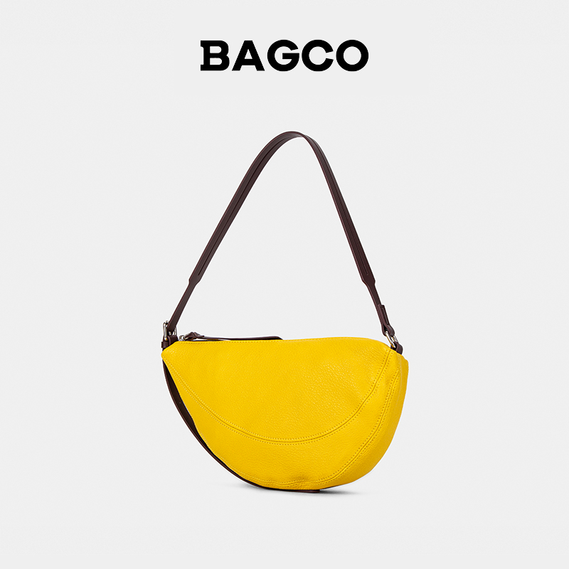 BAGCO  2025新款简约设计旅游单肩斜挎包手提羊皮牛角包马鞍包