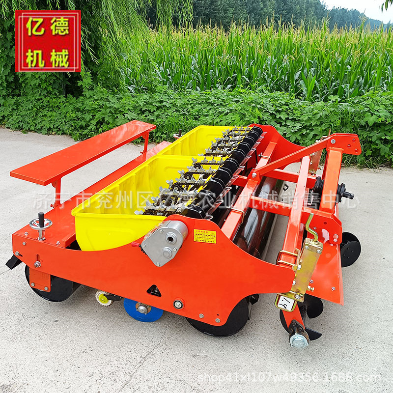 新款大蒜播种机多行播种汽油自走式行距株距可调四轮车后推式