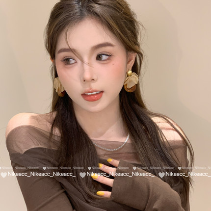 美拉德咖色花瓣圈圈耳环女高级感复古气质大气耳钉轻奢小众耳饰