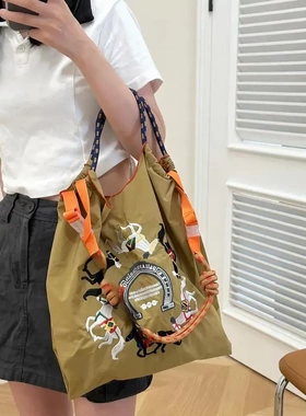 严选网红同款日系Ball Chain刺绣购物袋女时尚小众大容量单肩包潮