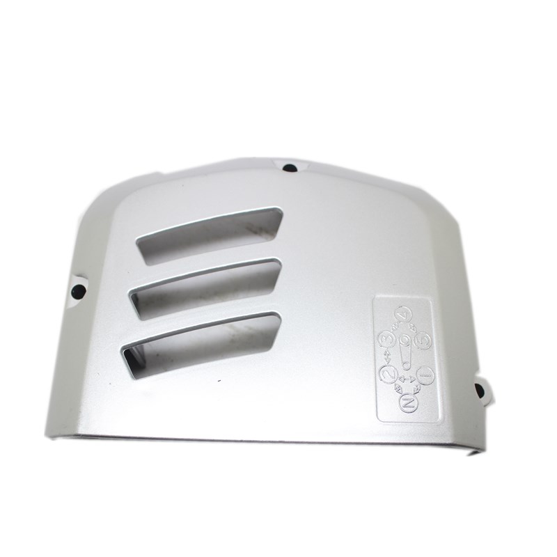 适用摩托车铃木王GS125发动机GN125钻豹125-K链条盖链轮盖小边盖