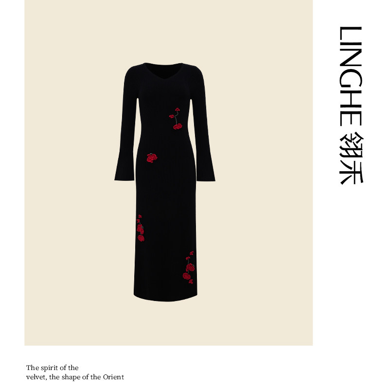 翎禾LINGHE「暮色玫瑰」V领喇叭袖针织黑色修身提花气质连衣长裙