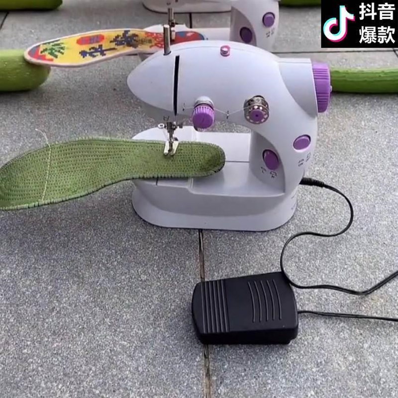 缝纫机小型家用电动迷你手动手持便携式带锁边吃厚衣车家庭多功能
