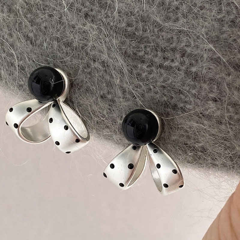 银色波点蝴蝶结耳钉女