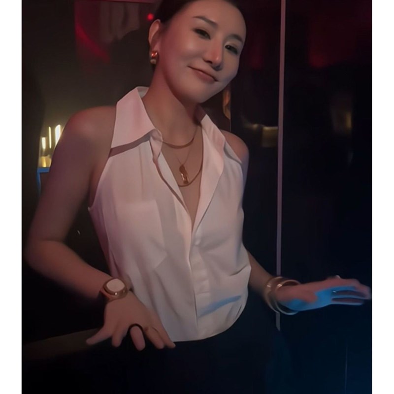 法式气质无袖衬衫女夏季设计感时尚翻领挂脖上衣休闲雪纺衬衣背心