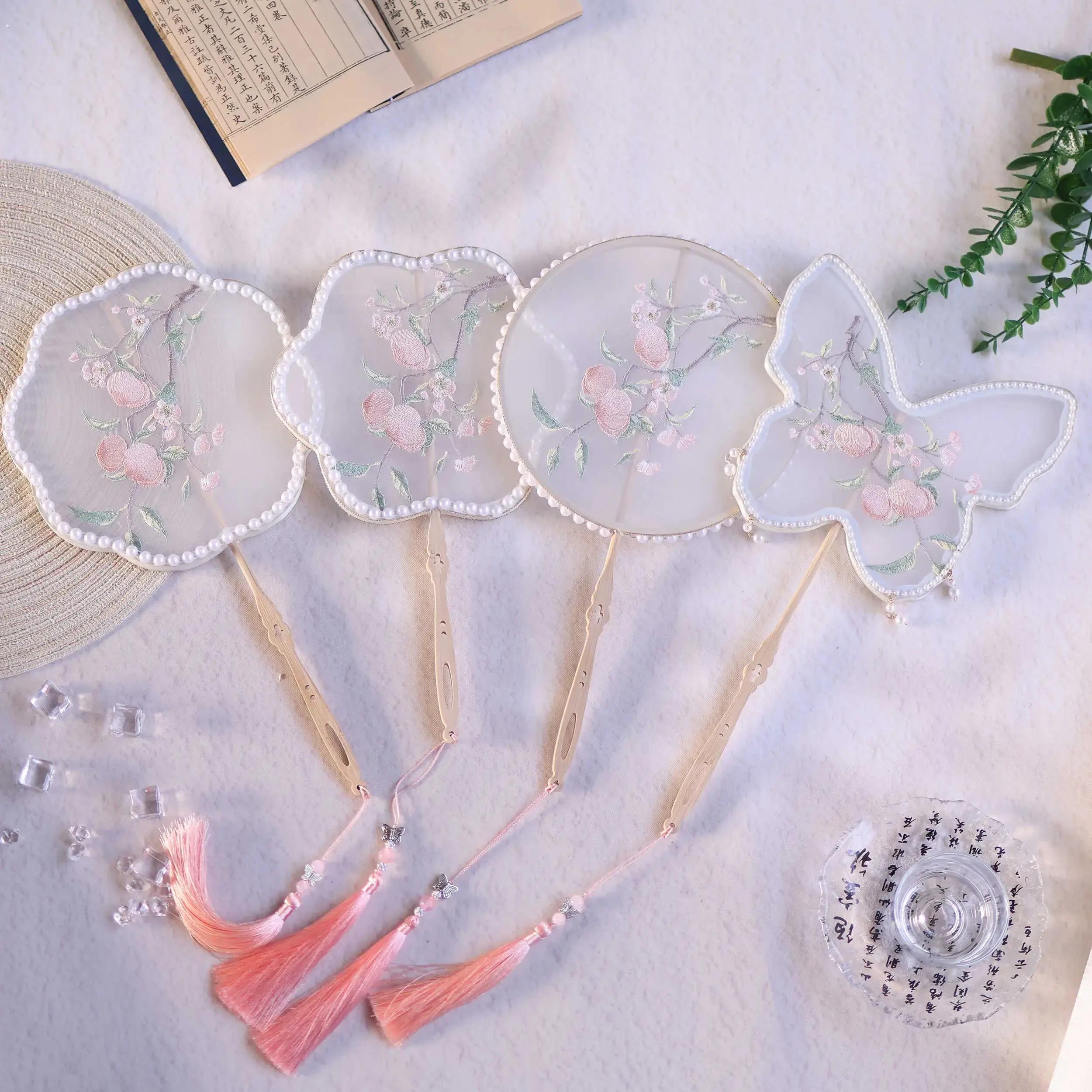 团扇古风精致刺绣扇子配马面裙中国风汉服旗袍拍摄道具流苏舞蹈扇