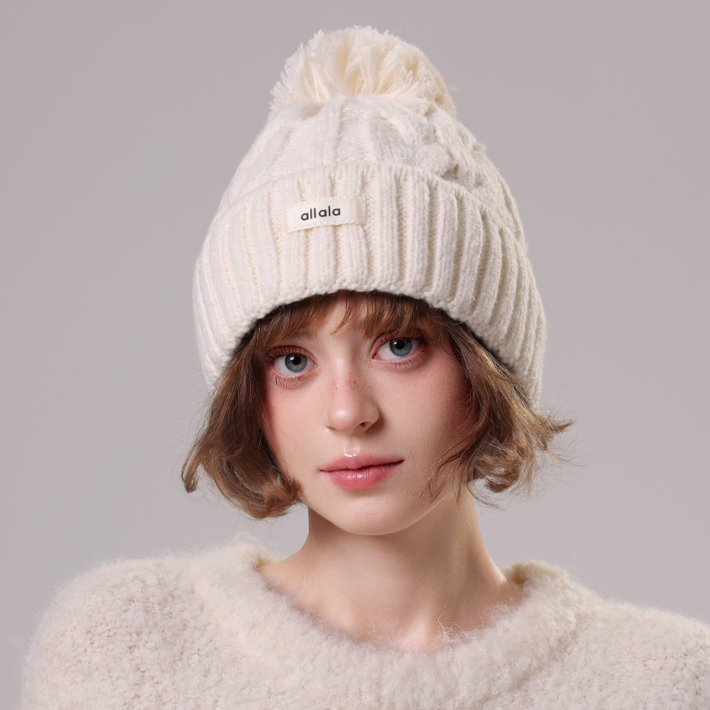 布标针织帽女冬季新款麻花纹毛球毛线帽学生户外保暖加绒护耳帽子