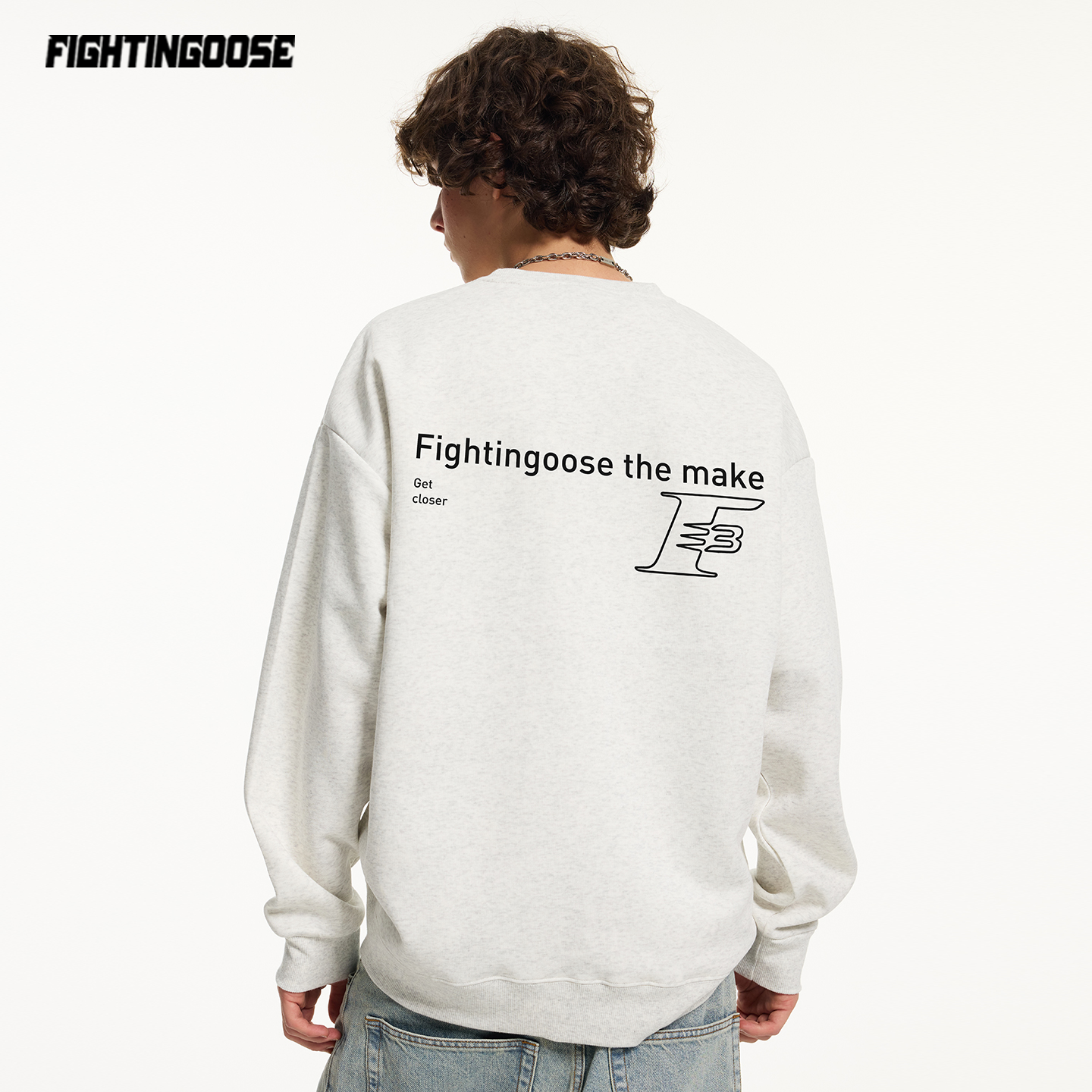 国潮基础小字母印花圆领卫衣