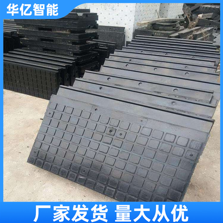 铁路橡胶道口板P43P50轨道平过铺面道口垫路板p60橡胶道口板