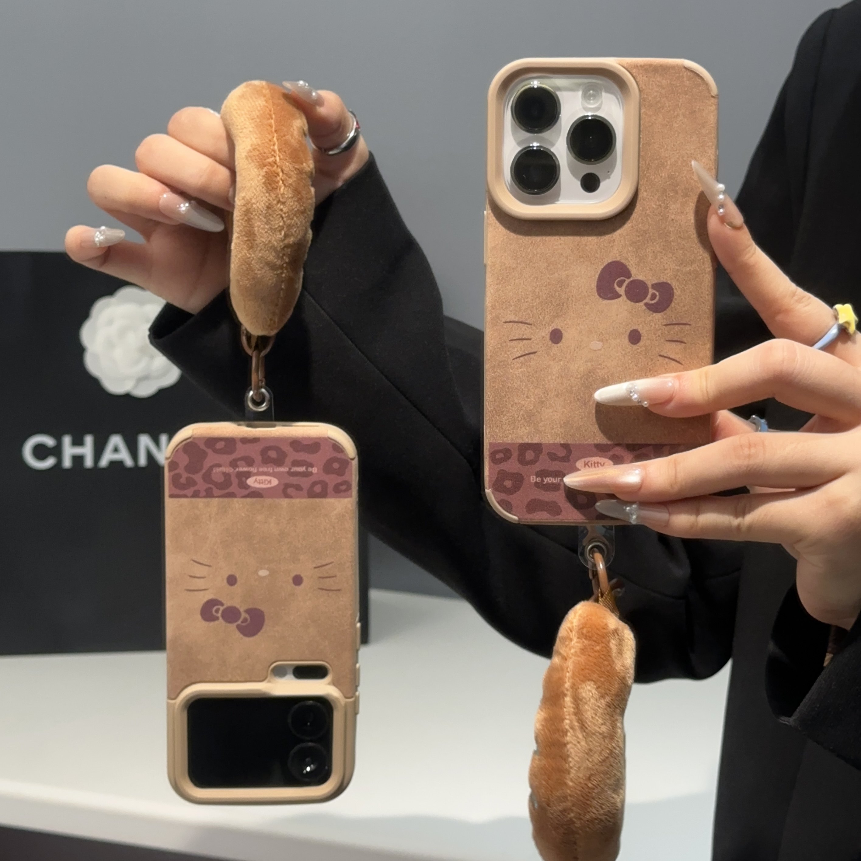 棕色豹纹kt表情挂绳适用于iPhone17苹果/华为/vivo/小米/oppo大孔贴皮手机壳ip16promax/15/14套Mate70小米17