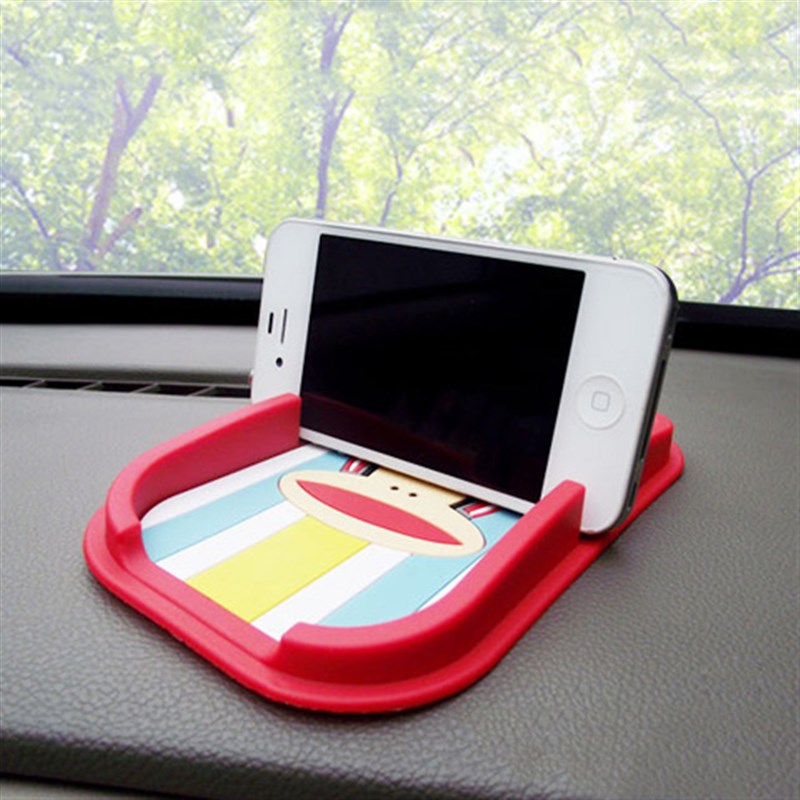 包邮卡通汽车防滑垫可爱车载手机导航仪支架车用防滑垫硅胶置物