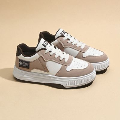 冬季女鞋2025新款百搭网红爆款初中学生运动小白板鞋黑白熊猫鞋女