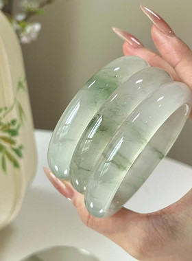 新疆天山翠天然翡翠色飘花手镯女款冰翡感玉镯冰透玉石送女友礼物