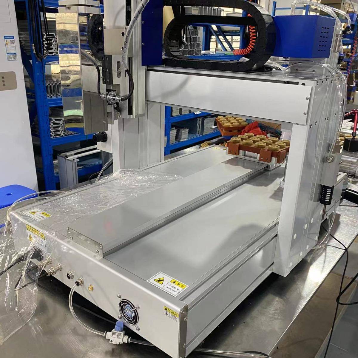 厂家直销300CC树脂全自动点胶安装磁石设备