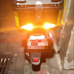 摩托车led爆闪灯箭头指示灯12V转向灯流光尾灯装饰灯刹车黄光雾灯