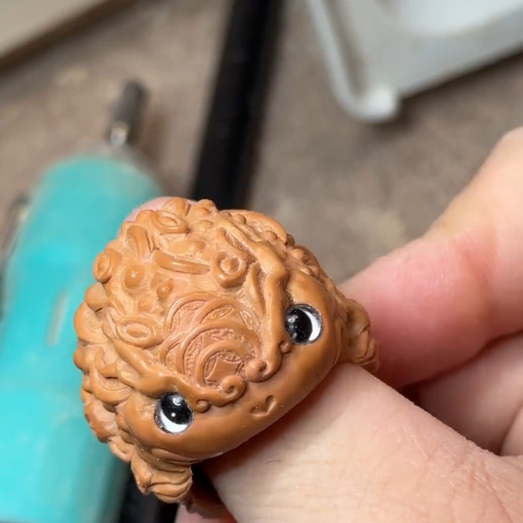 核桃雕刻金蟾戒指扳指 镶嵌玻璃眼睛 纯手工雕刻爆款核桃扳指文玩