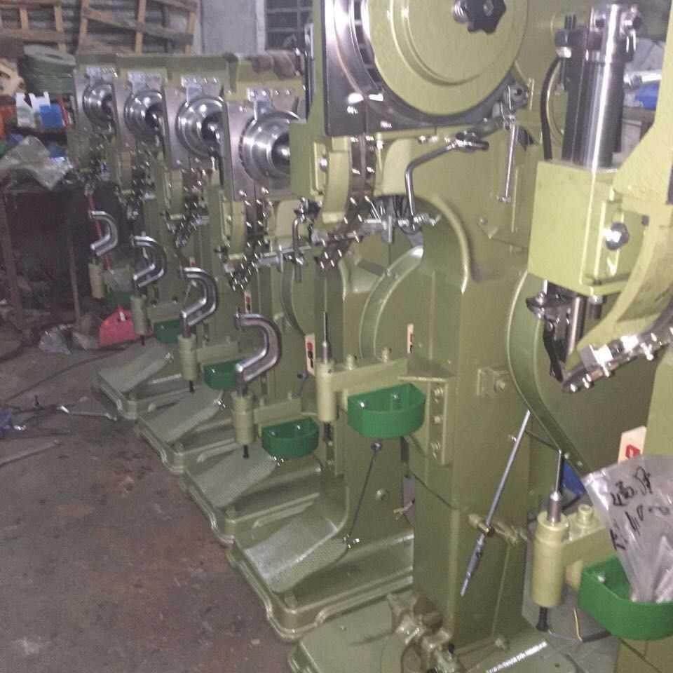 童车铆钉机托带侧钉铆合机非标童车铆钉机山东皮箱把手铆钉机,五金/工具,其他机械五金,淘宝优惠券,粉丝福利购,淘宝优惠卷