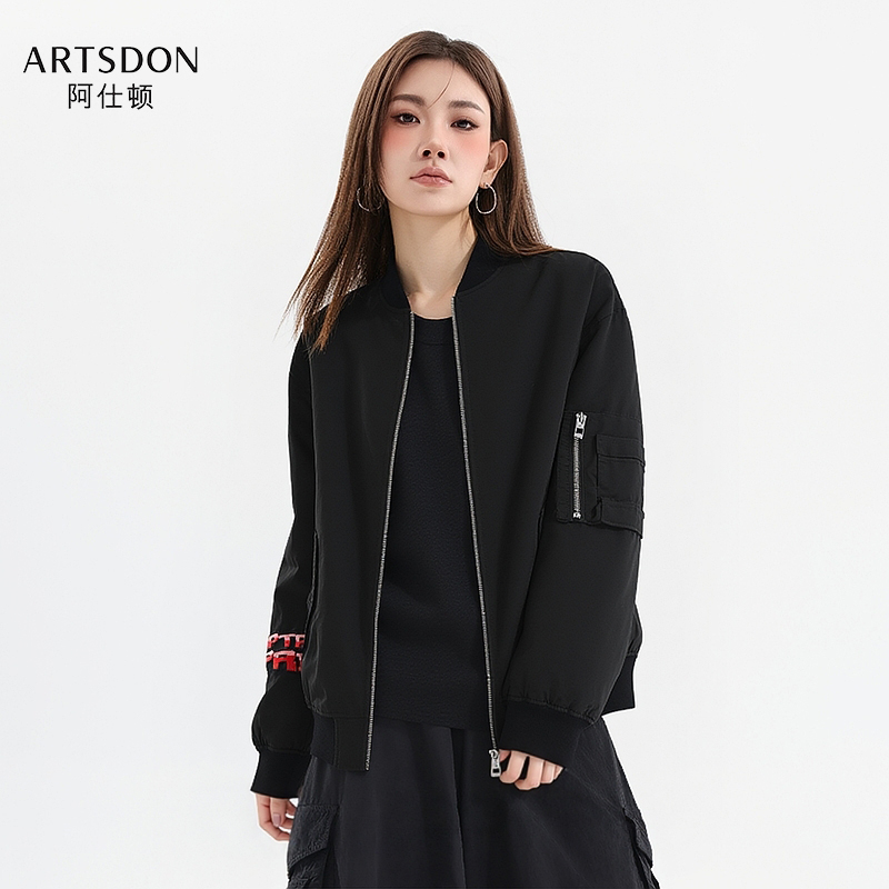 Artsdon/阿仕顿2025秋季女士简约百搭热卖舒适刺绣立领夹克外套潮