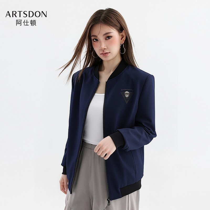 Artsdon/阿仕顿2025秋季女士简约趣味休闲百搭卡通棒球领夹克外套