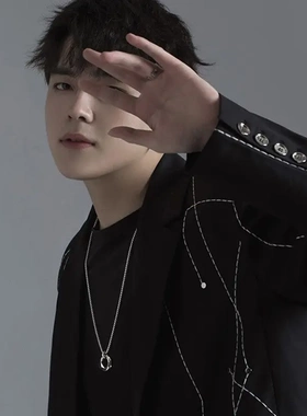 小众设计感高级项链男潮钛钢卫衣男士女链子吊坠男生配饰夏