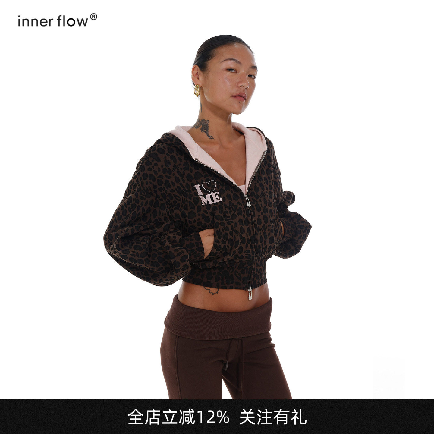 INNERFLOW时髦之选 豹纹撞粉色刺绣宽松短款卫衣女上衣外套春季图片