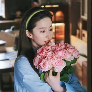 ins风高颜值刘亦菲同款 玫瑰花手捧花束高级仿真玫瑰花假花婚庆摄