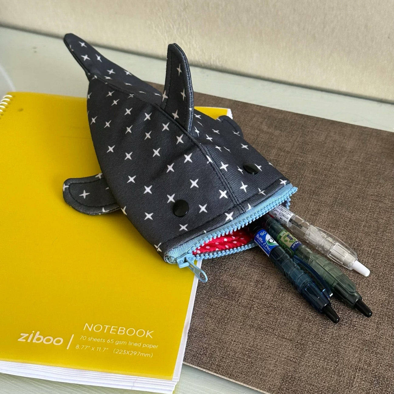 小鲨鱼玩偶笔袋大容量文具盒高颜值文具铅笔盒卡通绒文具袋,文具电教/文化用品/商务用品,笔袋,淘宝优惠券,粉丝福利购,淘宝优惠卷