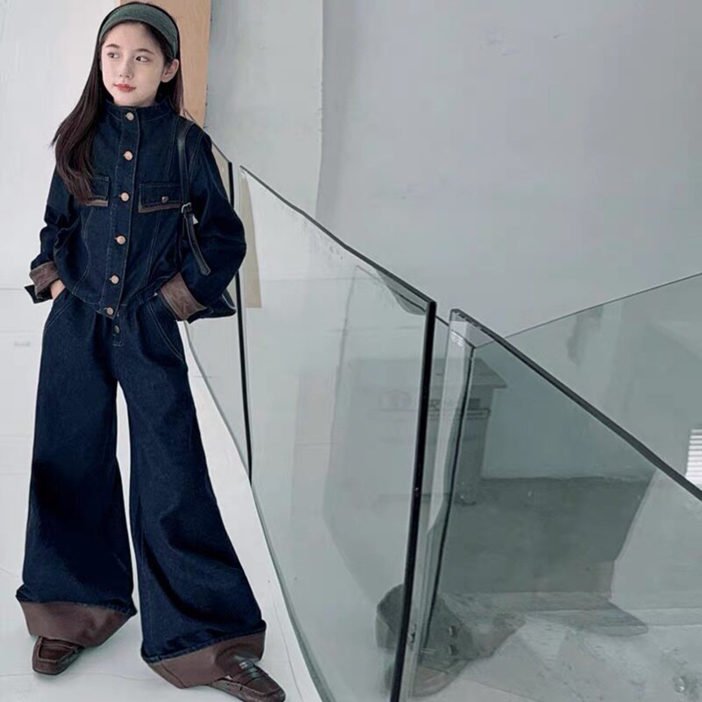 女童秋季复古牛仔立领外套直筒阔腿裤洋气套装潮2026款爵士舞套装