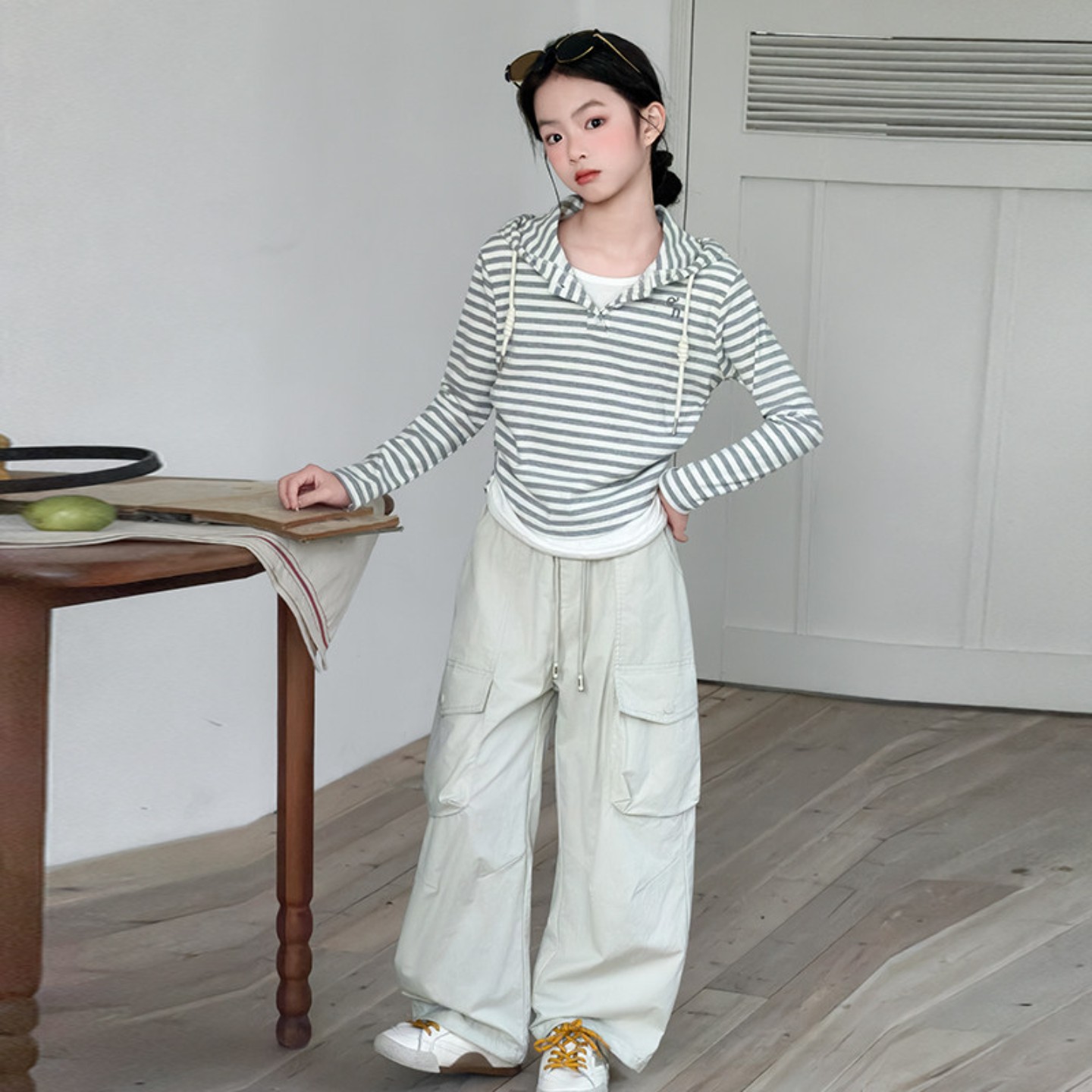 女童春秋条纹假两件连帽上衣套装2026新款韩范时尚工装裤两件套潮