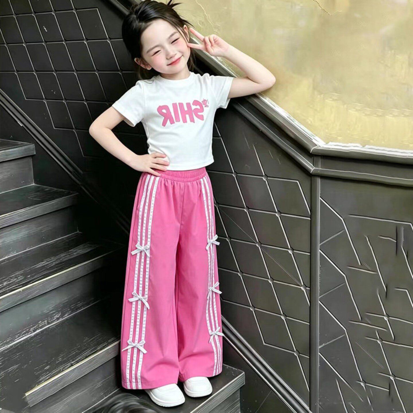 女童爵士舞夏季薄款裤子儿童舞蹈服上衣短袖时髦潮酷街舞练功套装