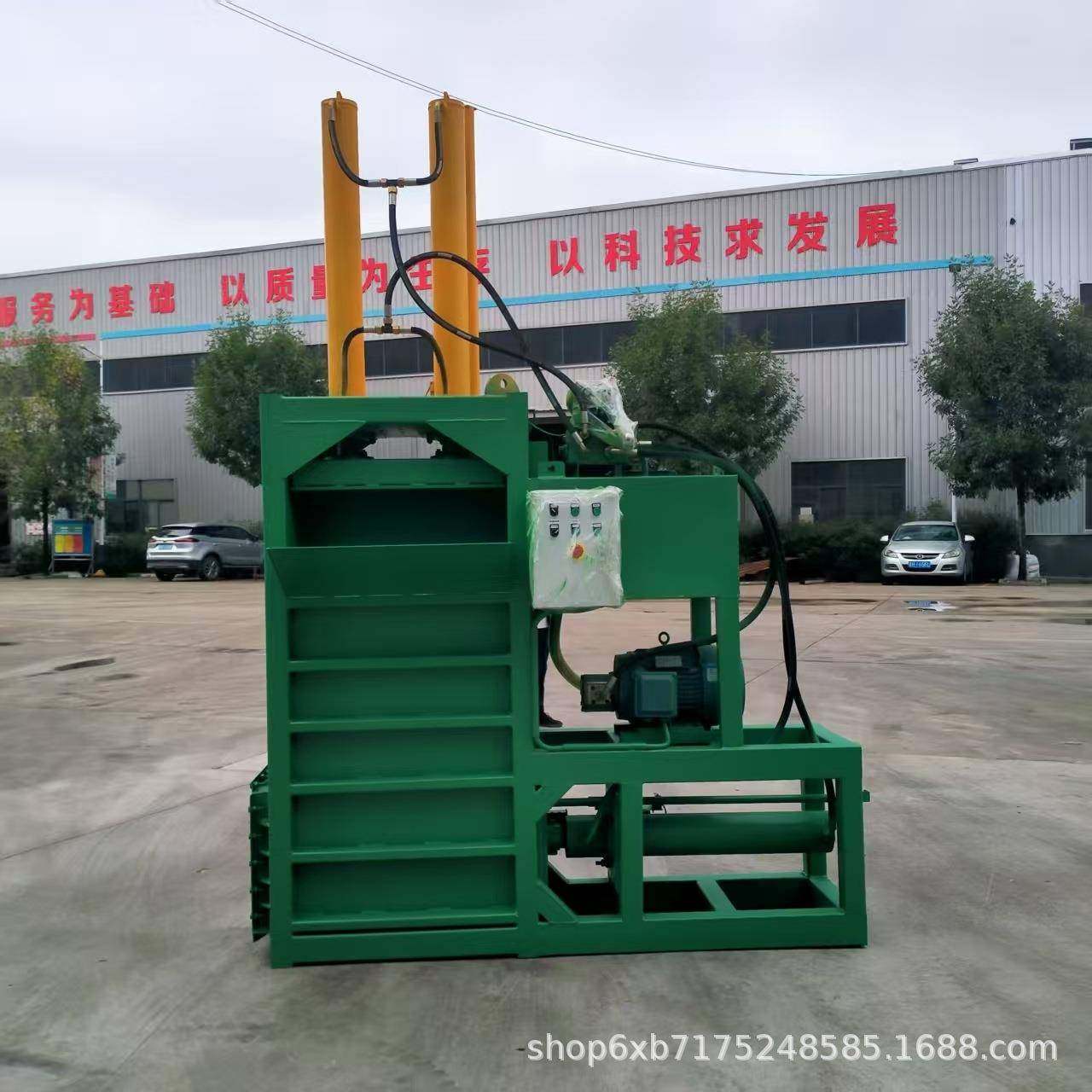 青储黄储饲料稻草养殖牛羊畜牧柴油机打包机玉米秸秆青草饲料打包