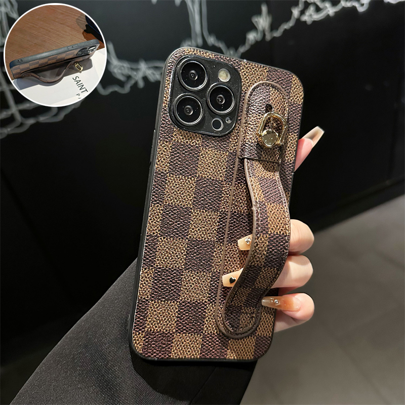 适用苹果16promax手机壳iphone15腕带14plus懒人支架13懒人12菱格纹11复古xs便携XR小众7保护套8P防摔创意