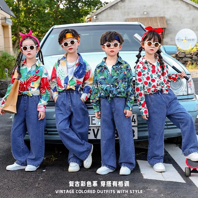 儿童啦啦队演出服学生复古港风男童女童套装幼儿园8090年代表演装