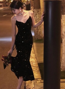 法式吊带连衣裙秋季丝绒鱼尾气质黑色亮片晚礼服裙包臀裙修身1640