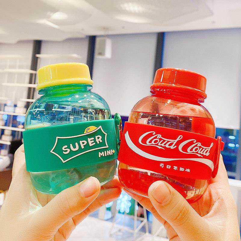 迷你儿童小号水杯男孩摇摇塑料杯男童饮料瓶便携水桶杯子可乐水壶