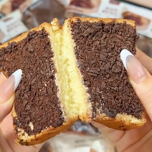 黑森林慕斯面包夹心蛋糕手撕面包学生早餐整箱烘焙糕点心解馋零食