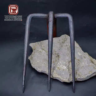 王氏铁坊铁匠手工锻打家用农具锄头耙子扒钩翻园林地刨地农具户外