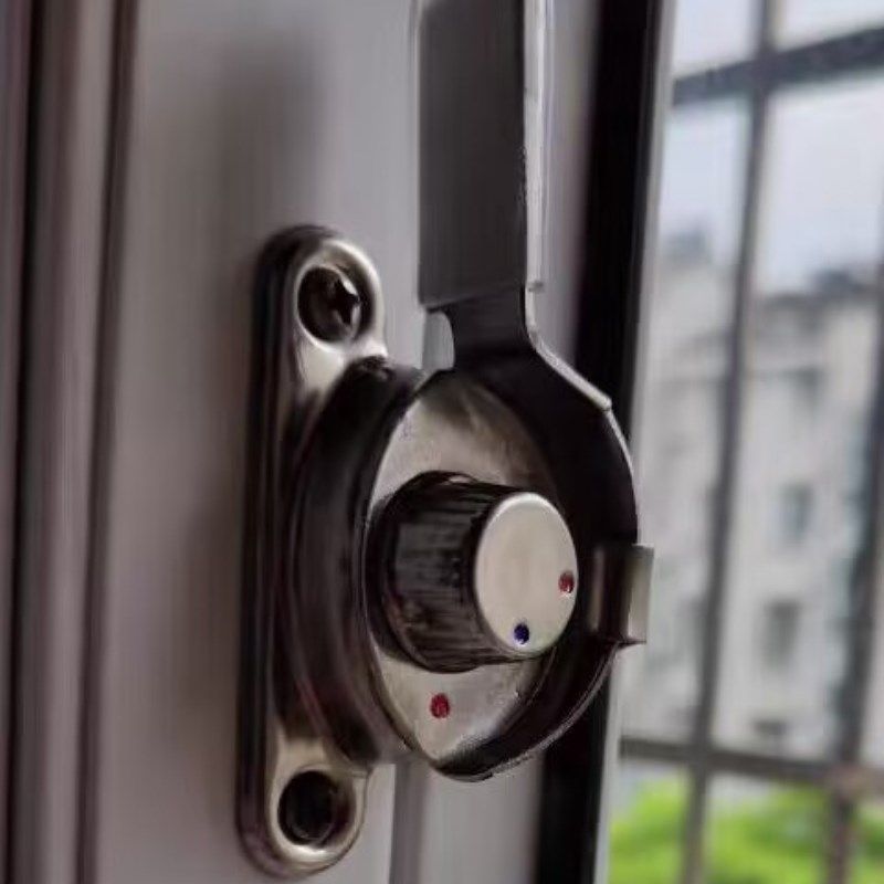不锈钢月牙锁推拉窗户锁扣40孔距50铝合金90带保险儿童门窗锁勾