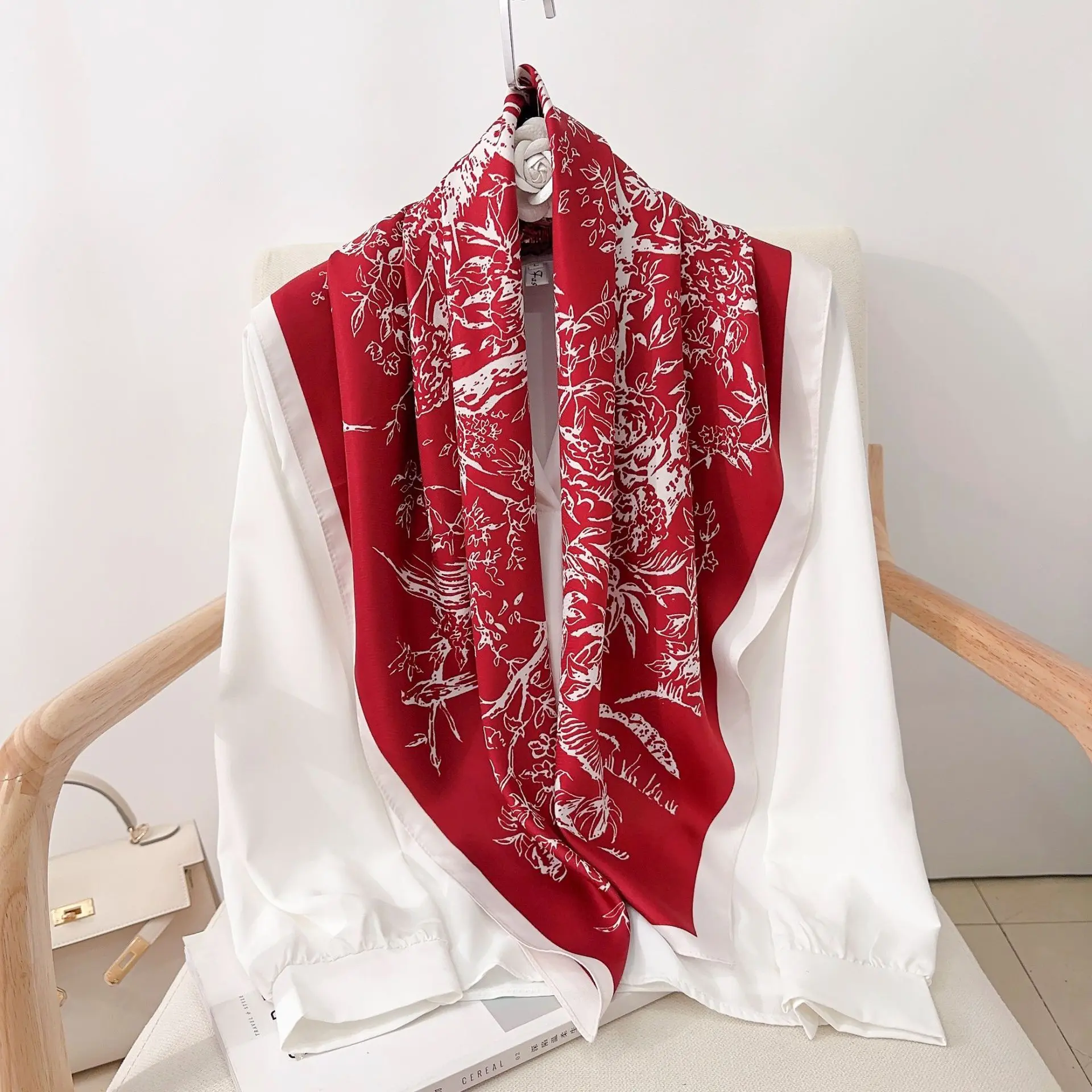 新款90m印花丝巾大方巾女韩版百搭薄款围巾披肩外搭装饰西装领巾