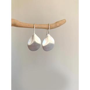 银色简约拉丝叶片耳环女百搭气质大气耳钉高级感轻奢小众独特耳饰