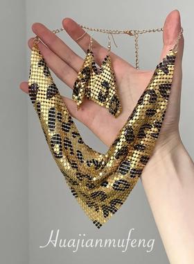 千禧辣妹风金色豹纹三角巾项链