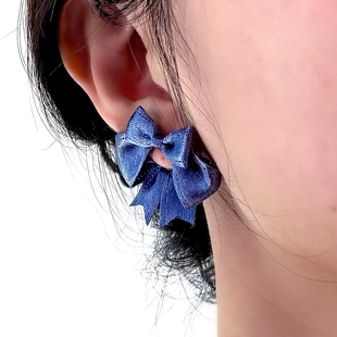 文艺风蓝色蝴蝶结耳钉女2026新款 独特气质百搭耳环小众高级感耳饰