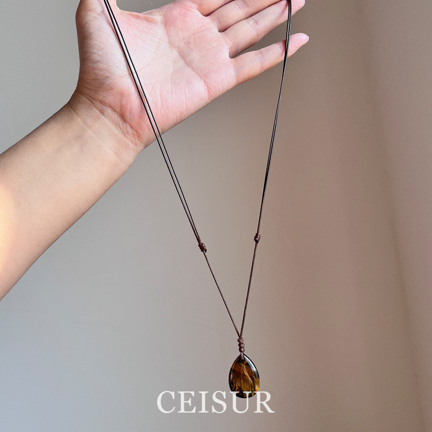 复古美拉德水滴仿虎眼吊坠项链女款小众设计感简约百搭编织毛衣链,饰品/流行首饰/时尚饰品新,项链,淘宝优惠券,粉丝福利购,淘宝优惠卷