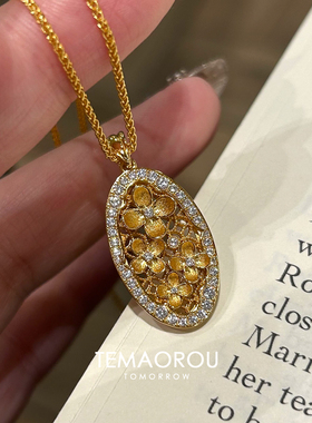 金色爆闪花窗吊坠项链女