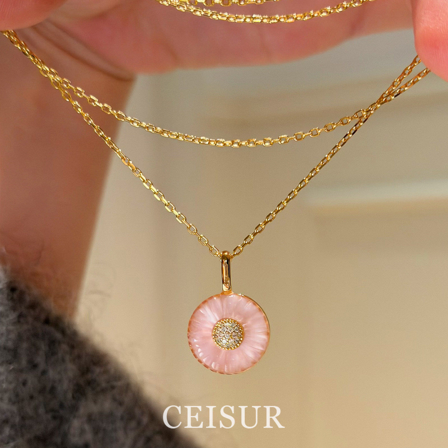 爆闪甜美樱花粉圆盘吊坠项链女精致独特气质百搭高颜值锁骨链配饰,饰品/流行首饰/时尚饰品新,项链,淘宝优惠券,粉丝福利购,淘宝优惠卷