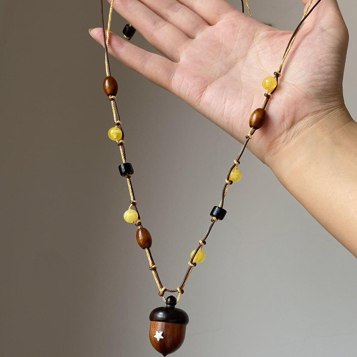 复古禅意木质松果串珠项链女款独特百搭吊坠轻奢小众高级感毛衣链