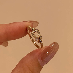 中古金色马蹄扣戒指女小众设计轻奢高级感食指戒精致气质闪钻指环